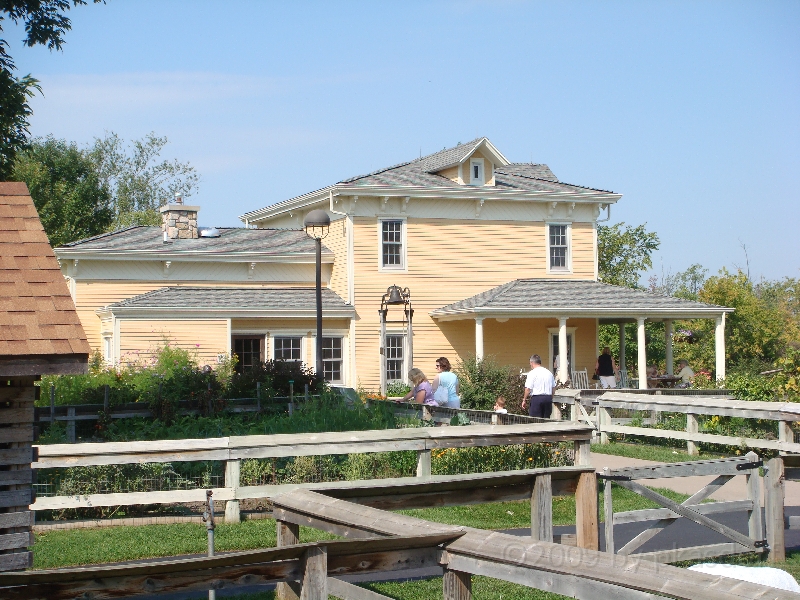 Western Michigan [2009] 339.JPG - Scenes from Frederik Meijer Gardens & Sculpture Park.